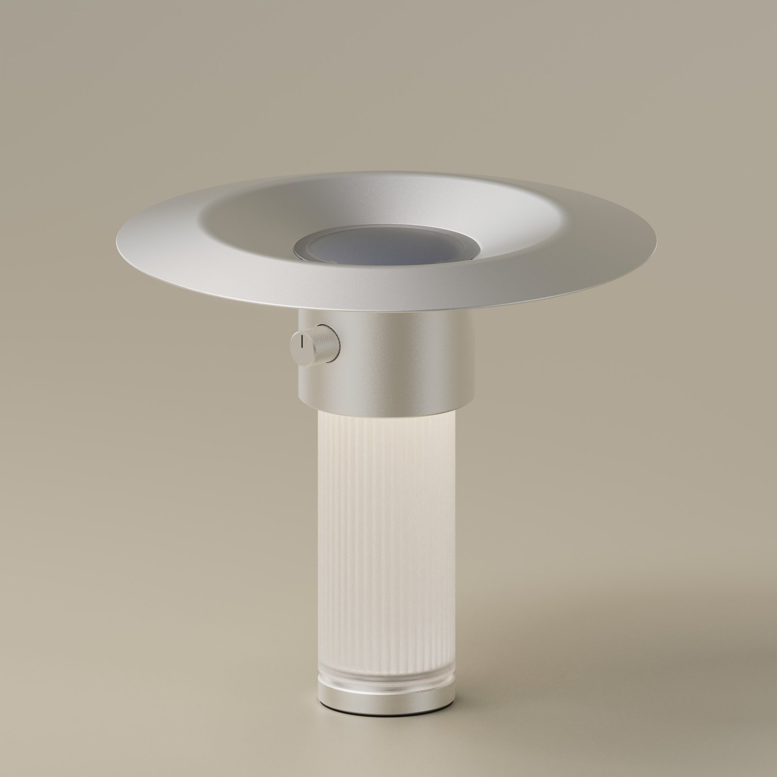 edwin, lampe solaire rechargeable 2 Edwin est une lampe solaire rechargeable conçue par alix videlier design studio à Strasbourg. Vue globale sur fond neutre.
