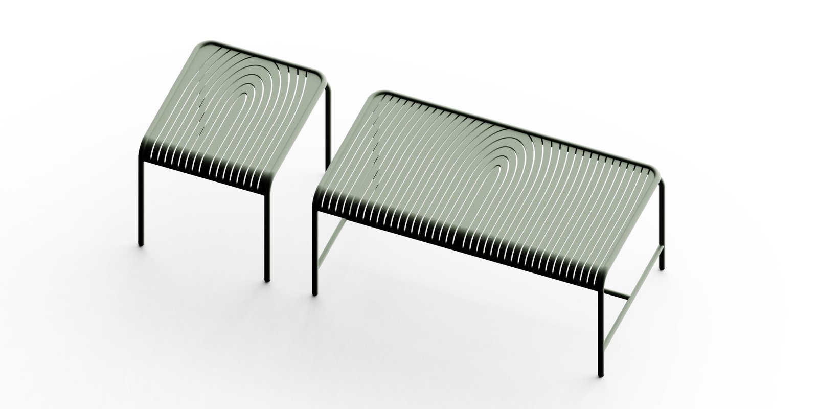 Vue en perspective des deux tables outdoor Plissée en acier thermolaqué vert — une table d'appoint et une table basse, dont les plateaux en fils d'acier forment des arches concentriques évoquant les plissements géologiques jurassiens, design Alix Videlier.