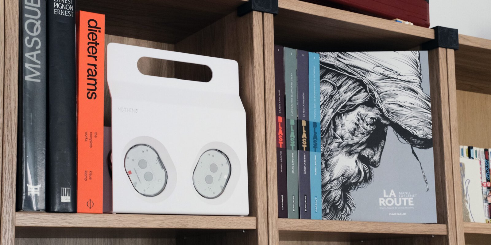 concours makerworld x nothing pour le design d'un accessoire de casque audio de la marque nothing.